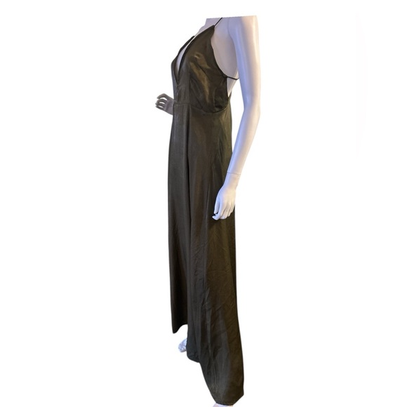 PRETTYLITTLETHING
Beccie Khaki Extreme Split
Strappy Back Maxi Dress - Picture 6 of 12